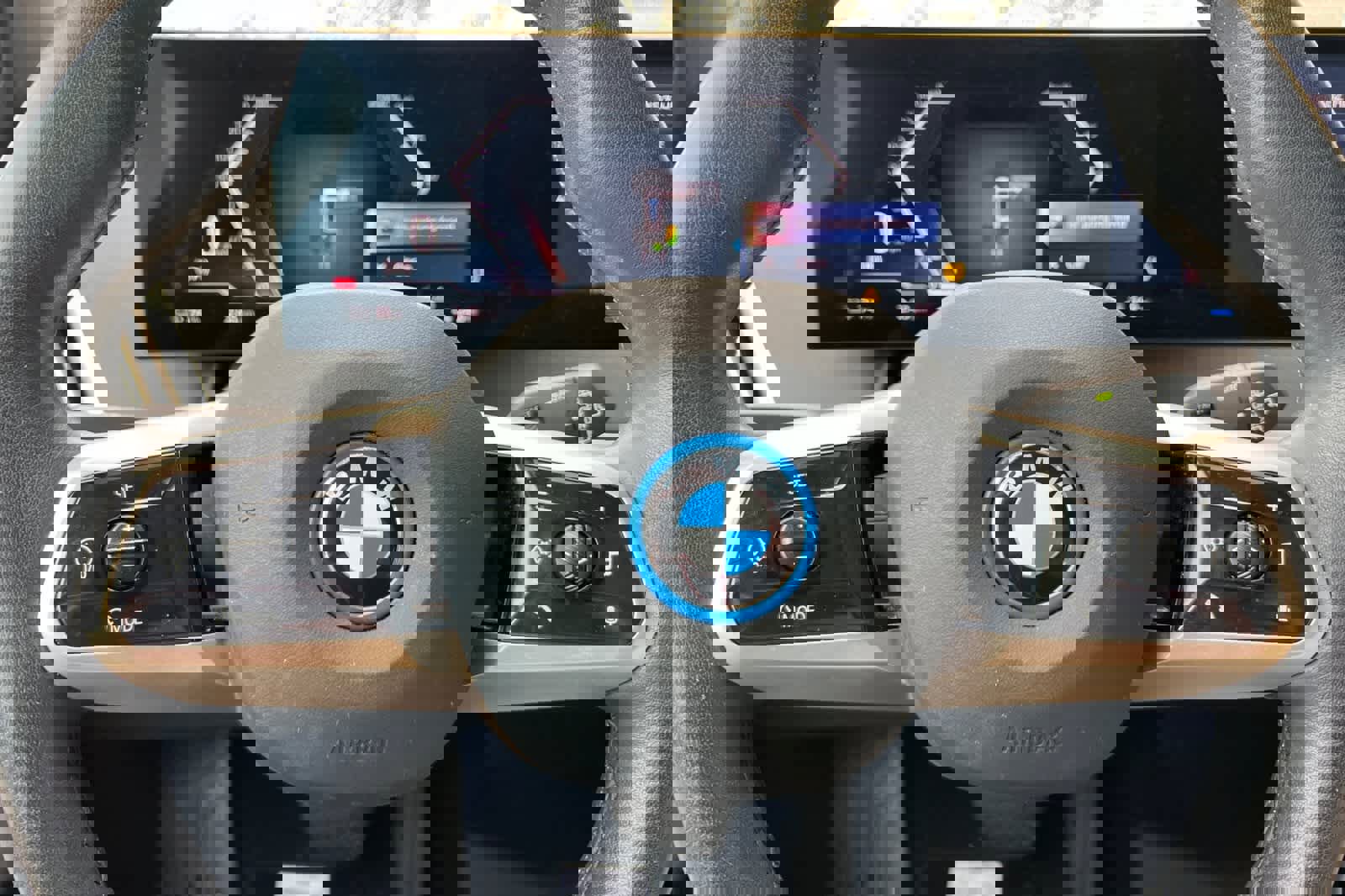 Used 2023 BMW iX xDrive50 w/ Sport Package image 27