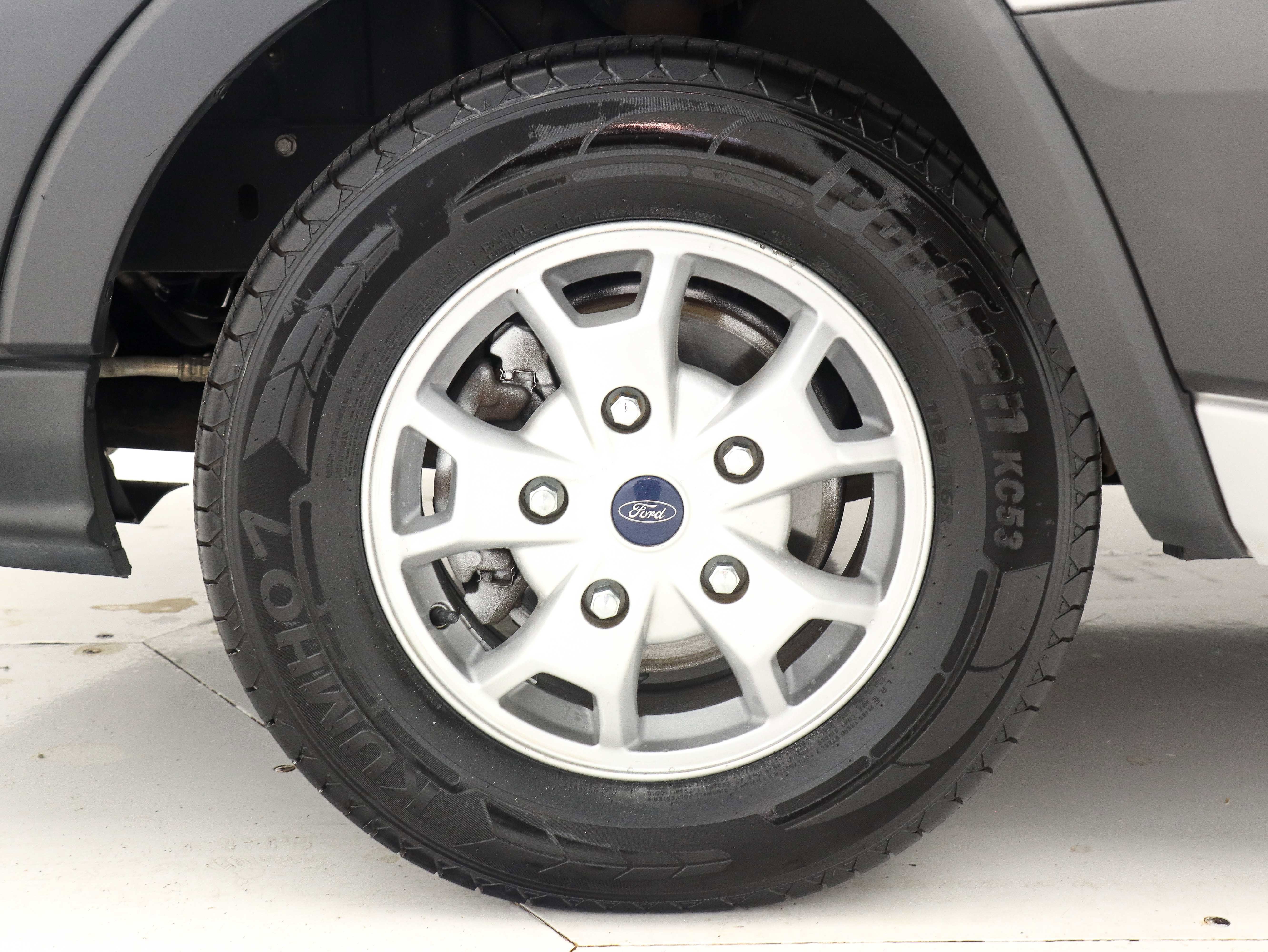 Used 2016 Ford Transit 150 XLT image 29