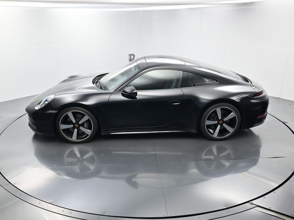 Used 2025 Porsche 911 Carrera w/ Premium Package image 33