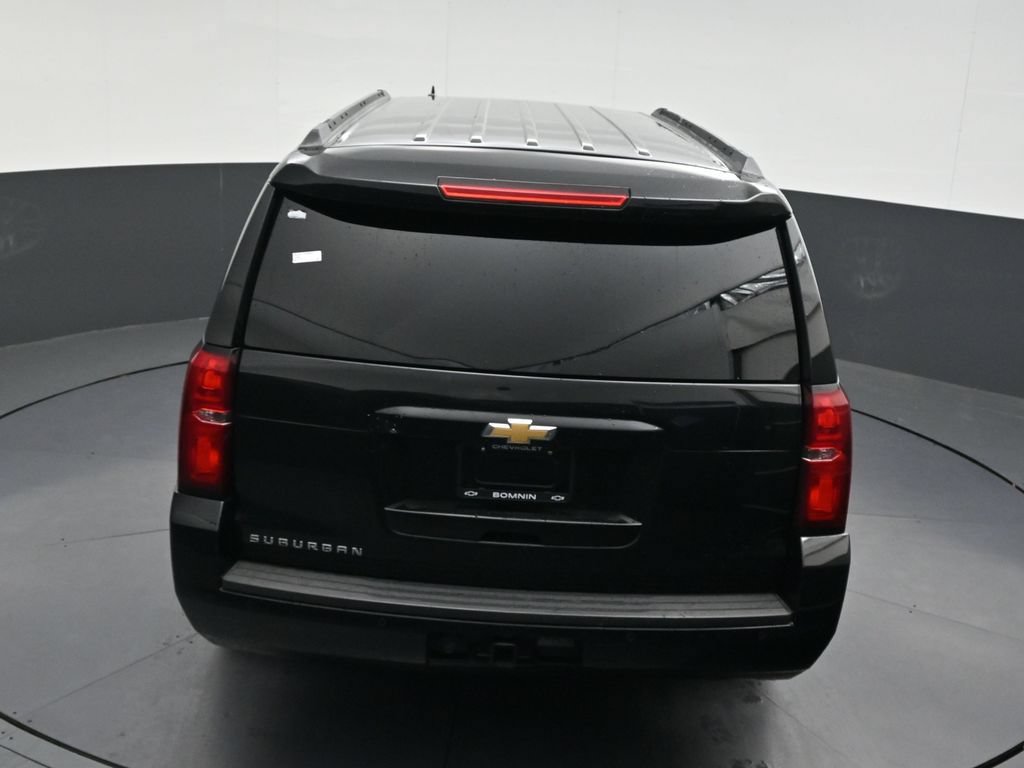 Used 2018 Chevrolet Suburban LT RWD image 19