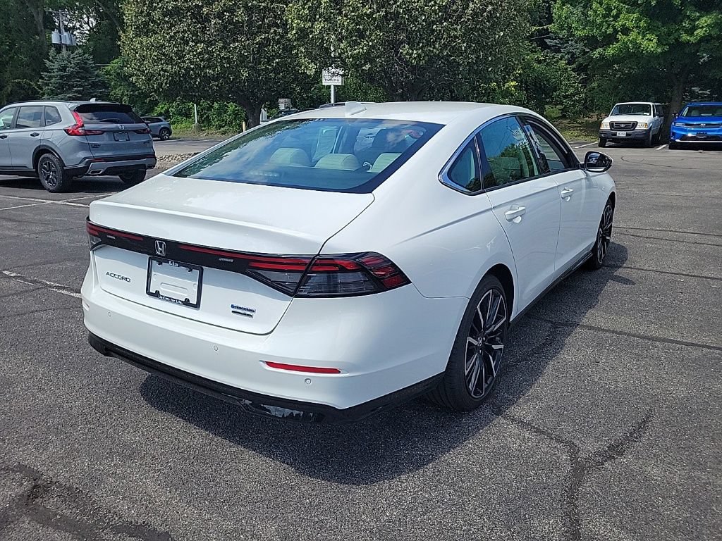 Used 2026 Honda Accord Touring image 3