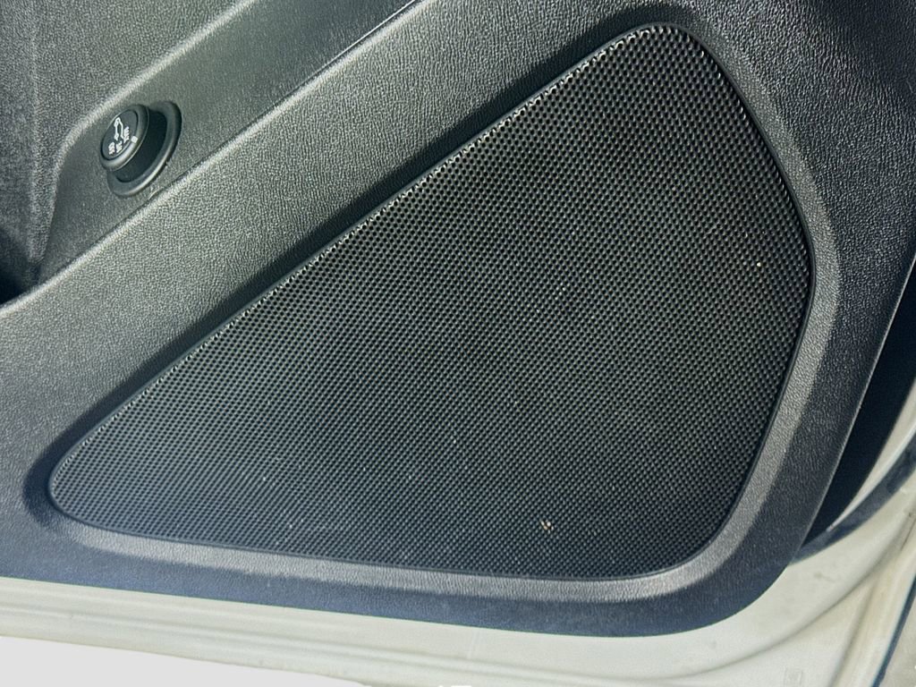 Used 2020 Chevrolet Equinox LT FWD image 19