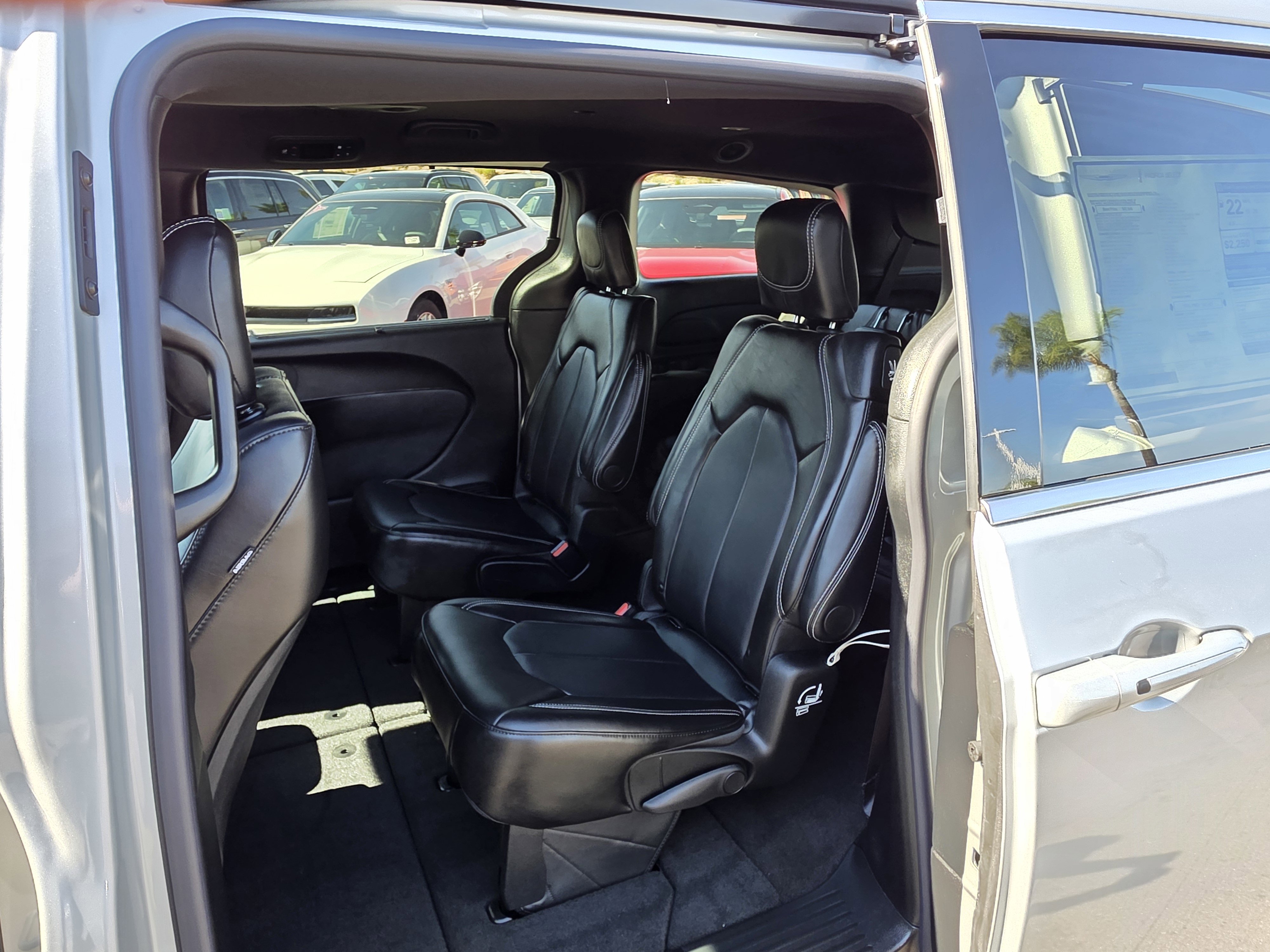 New 2026 Chrysler Pacifica Select image 17