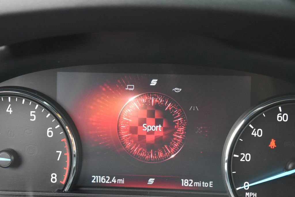 Used 2020 Ford Explorer XLT w/ Equipment Group 202A AWD/4WD image 22