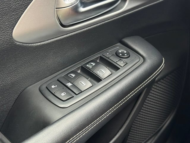 Used 2019 Chrysler Pacifica Touring Plus w/ S Appearance Package FWD image 31