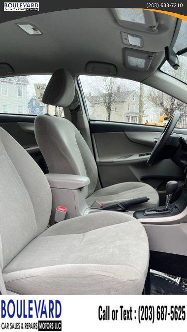 Used 2013 Toyota Corolla L FWD image 19