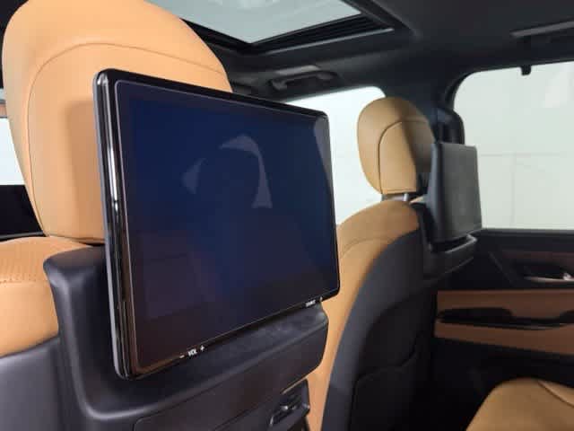Used 2023 Lexus LX 600 4WD w/ Accessory Package (Z1) image 25