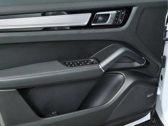 Used 2023 Porsche Cayenne image 6