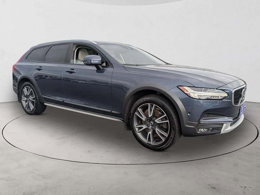 Used 2018 Volvo V90 T6 Cross Country w/ Convenience Package AWD/4WD image 3
