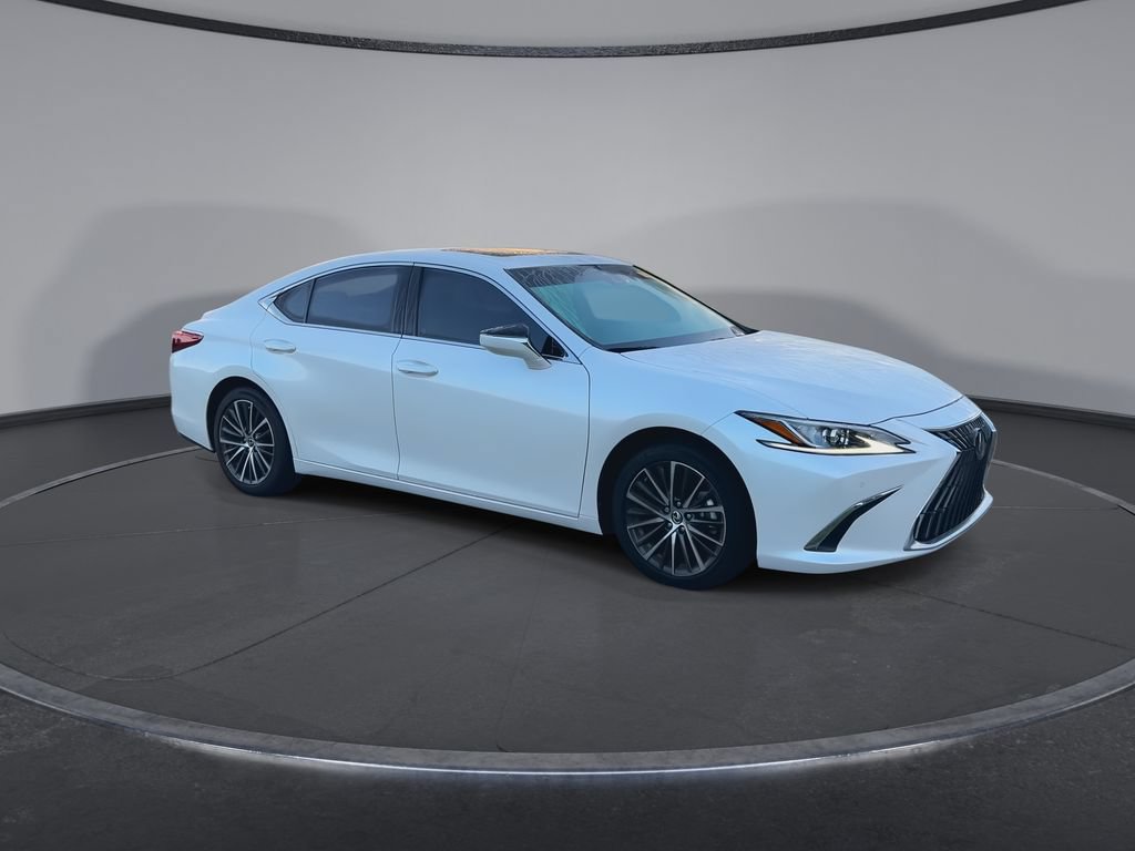 Used 2024 Lexus ES 350 w/ Premium Package FWD image 2