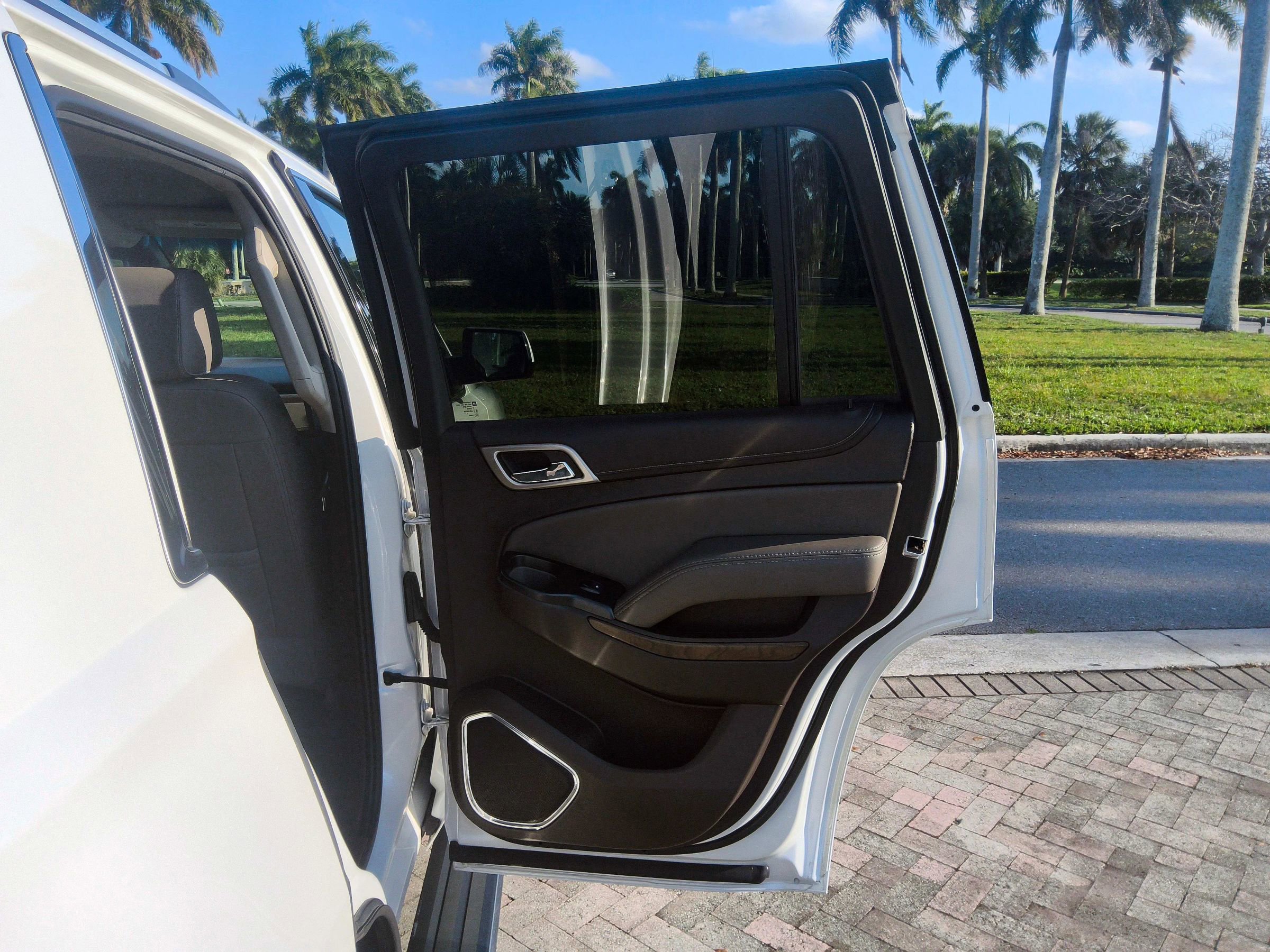 Used 2018 GMC Yukon Denali w/ Enhanced Security Package AWD/4WD image 34
