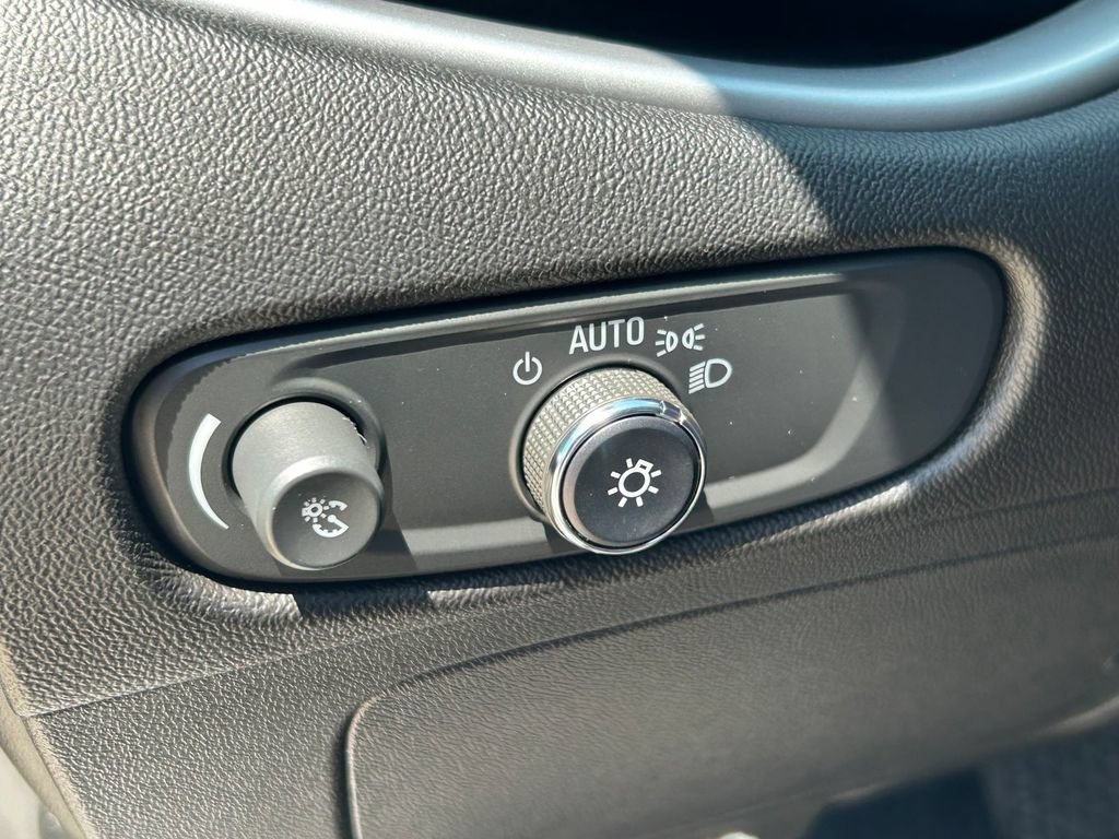 Used 2024 Chevrolet Malibu LT FWD image 25