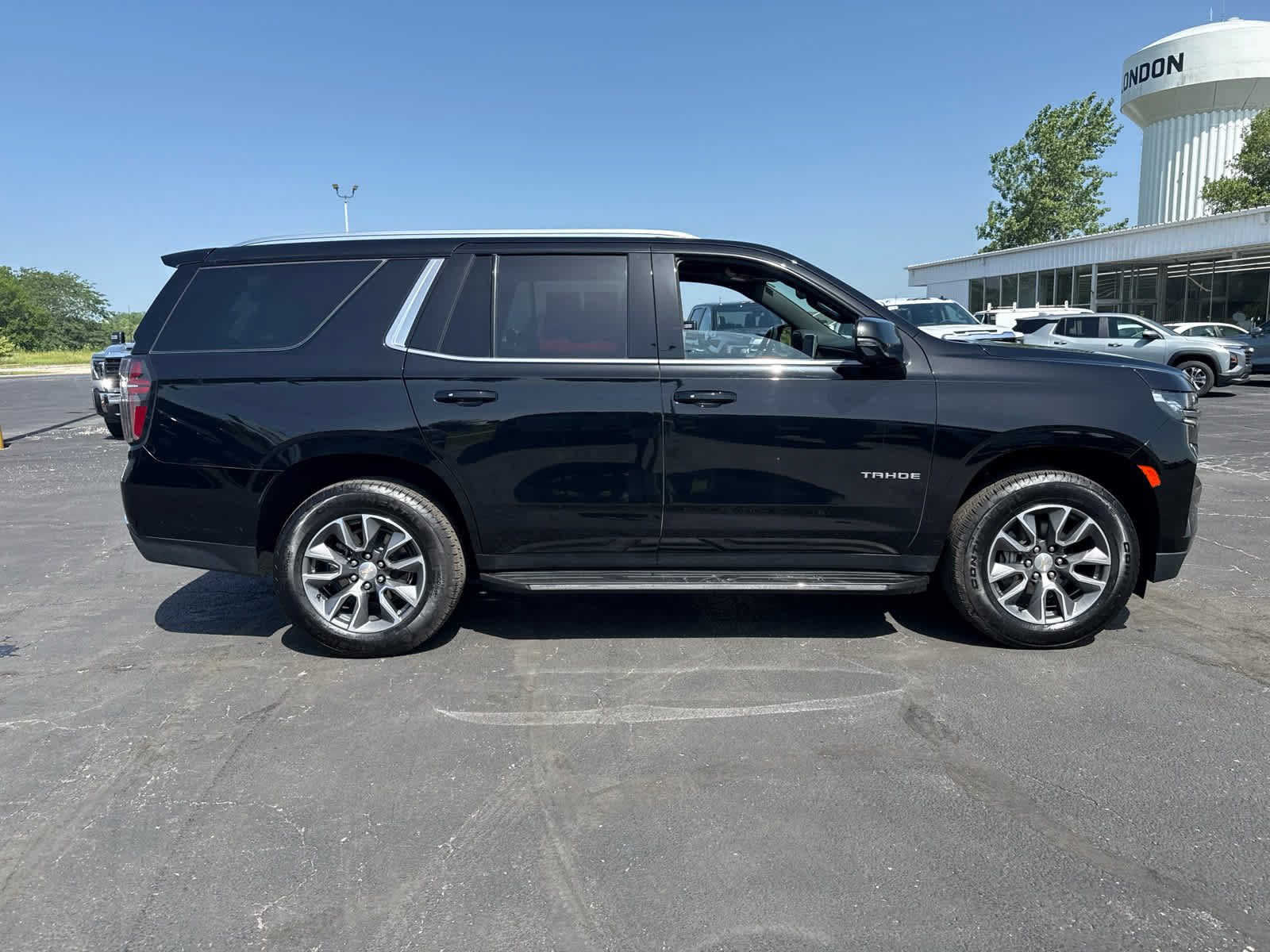 Certified 2023 Chevrolet Tahoe LT w/ LT Signature Package AWD/4WD image 6