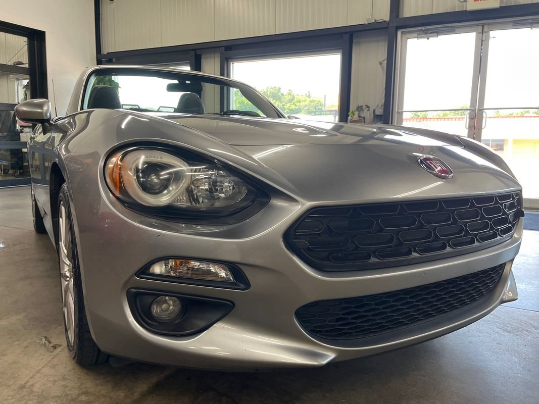 Used 2017 FIAT 124 Spider Lusso RWD image 30