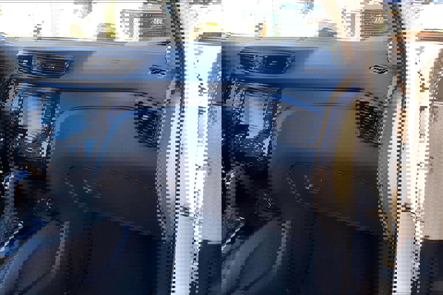 Used 2022 Nissan Rogue Sport S image 18