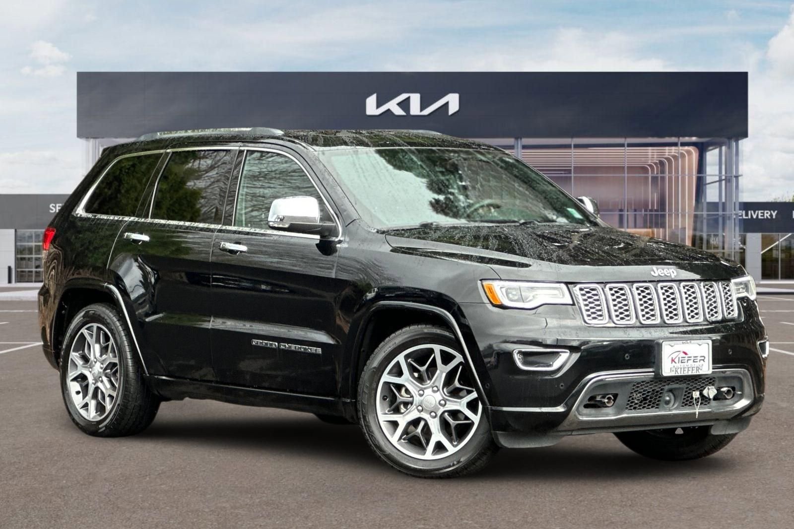 Used 2019 Jeep Grand Cherokee Overland AWD/4WD image 2
