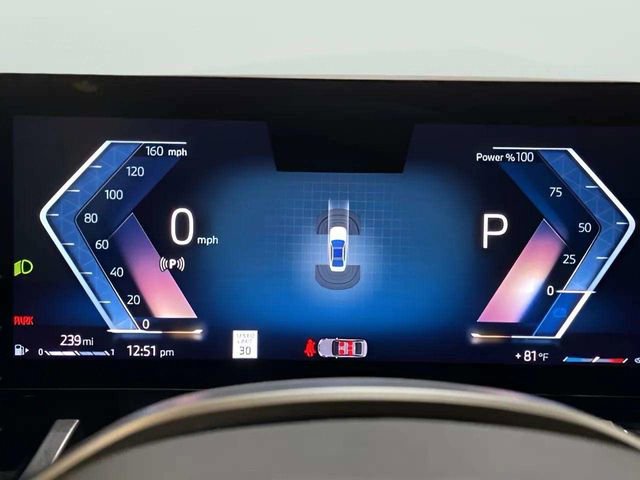 Used 2025 BMW 530i w/ Premium Package RWD image 31