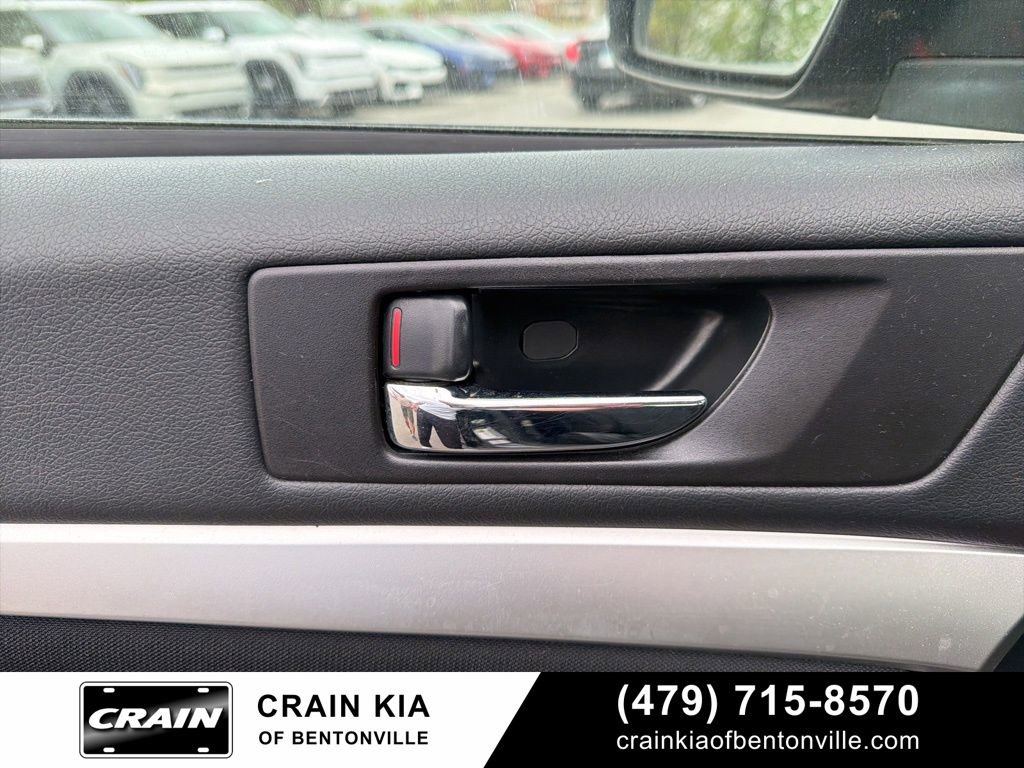 Used 2013 Subaru Outback 2.5i AWD/4WD image 11