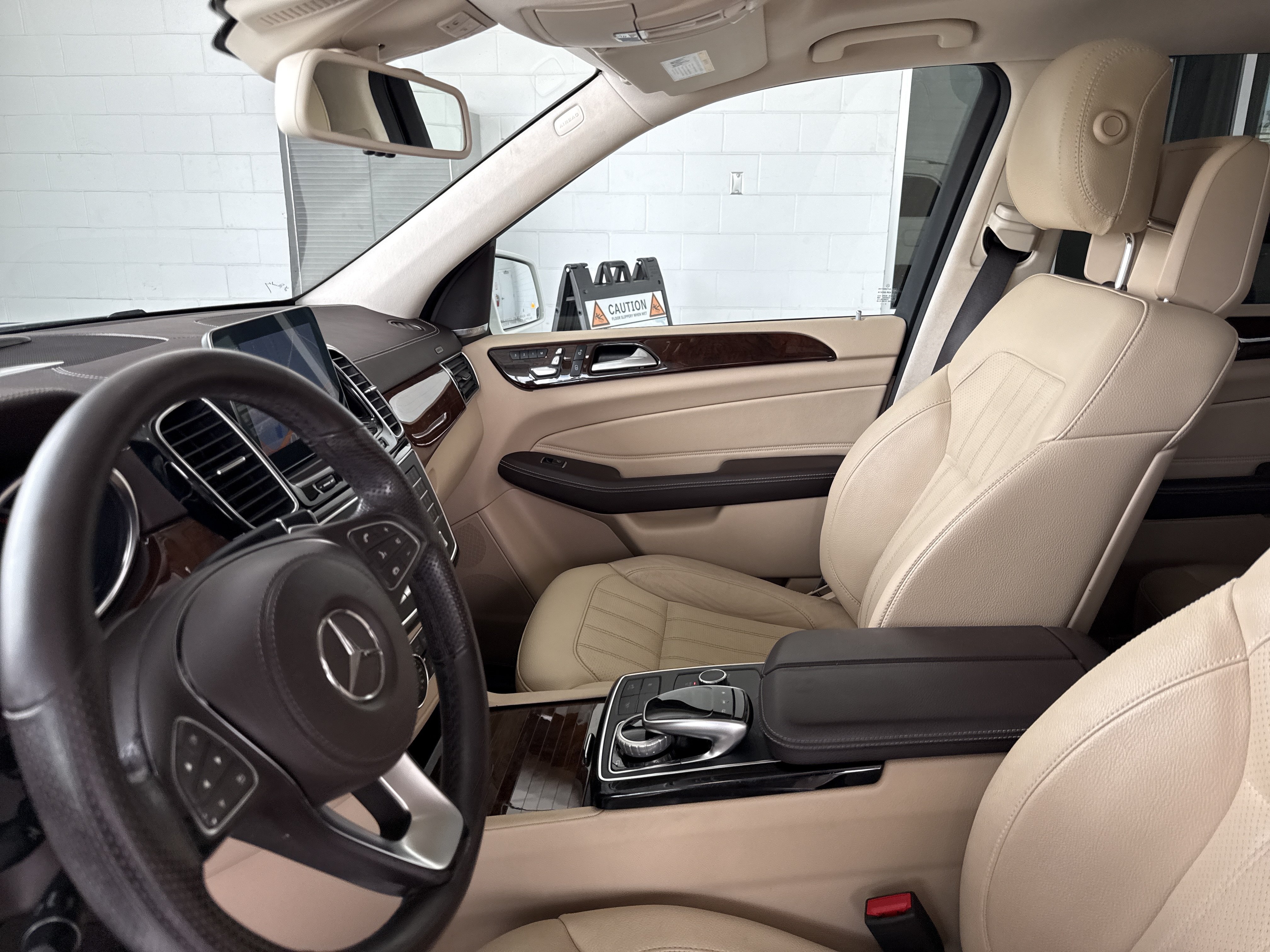 Used 2019 Mercedes-Benz GLS 450 4MATIC image 30