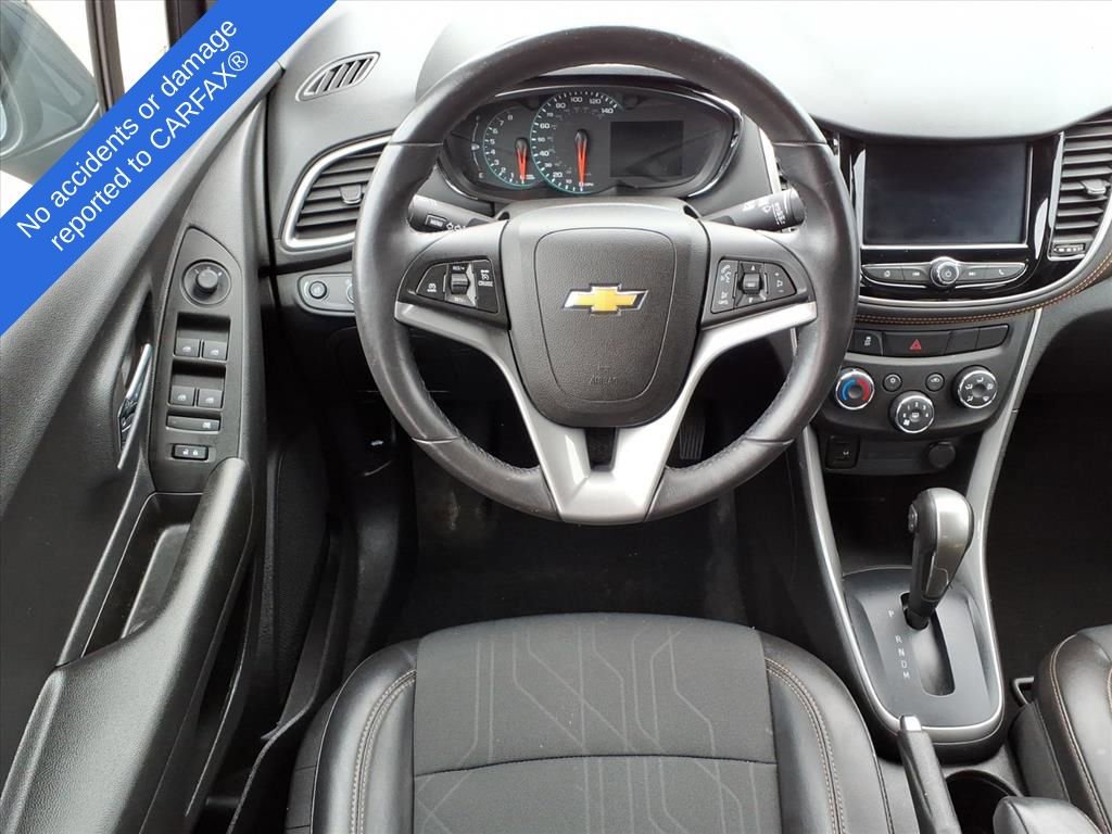 Used 2022 Chevrolet Trax LT w/ LT Convenience Package image 14