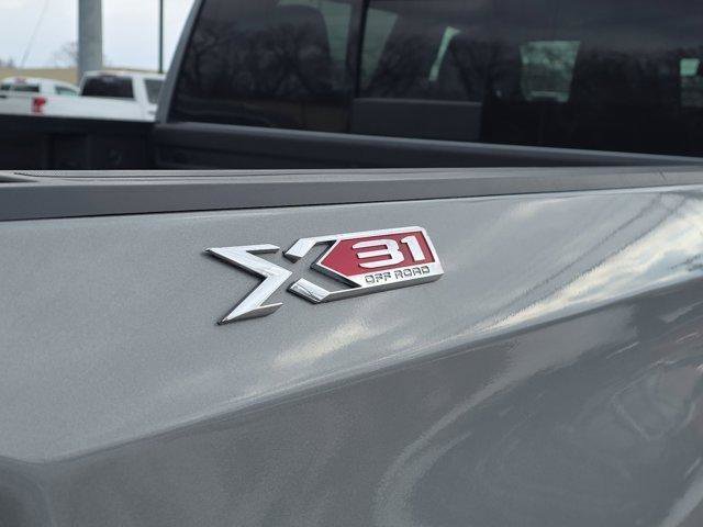 Used 2025 GMC Sierra 1500 SLT w/ SLT Premium Plus Package image 7