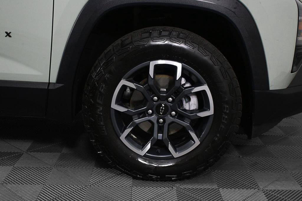 Used 2026 Chevrolet Equinox ACTIV w/ Safety and Technology Package AWD/4WD image 31