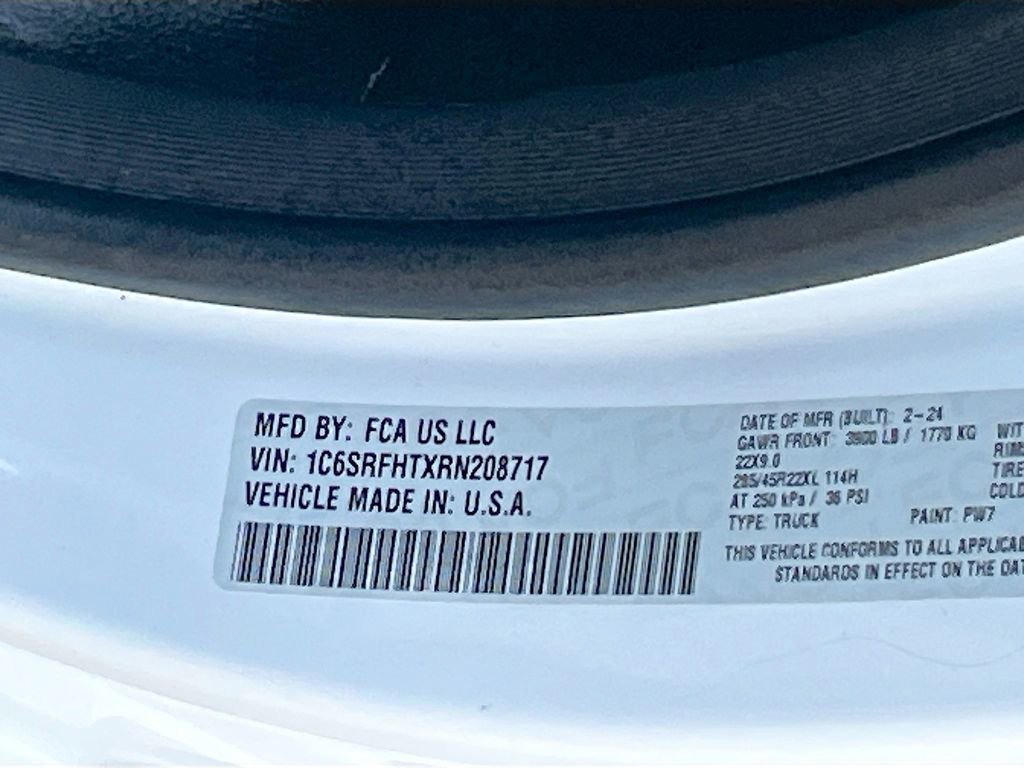 Used 2024 RAM 1500 Limited w/ Body Color Bumper Group image 30