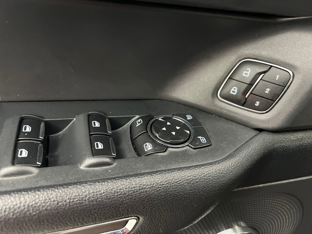 Used 2024 Ford Expedition Max XLT image 12