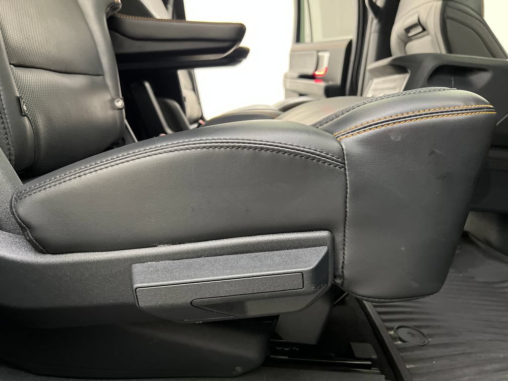 Used 2025 Ford Expedition Tremor AWD/4WD image 24