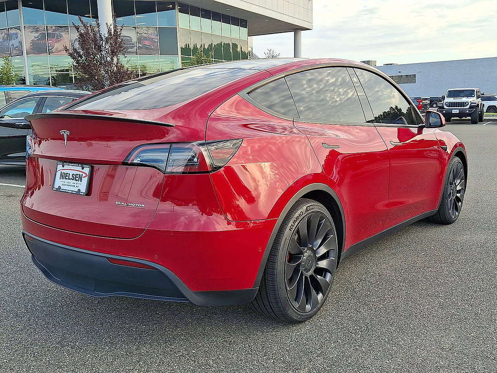 Used 2022 Tesla Model Y Performance AWD/4WD image 31