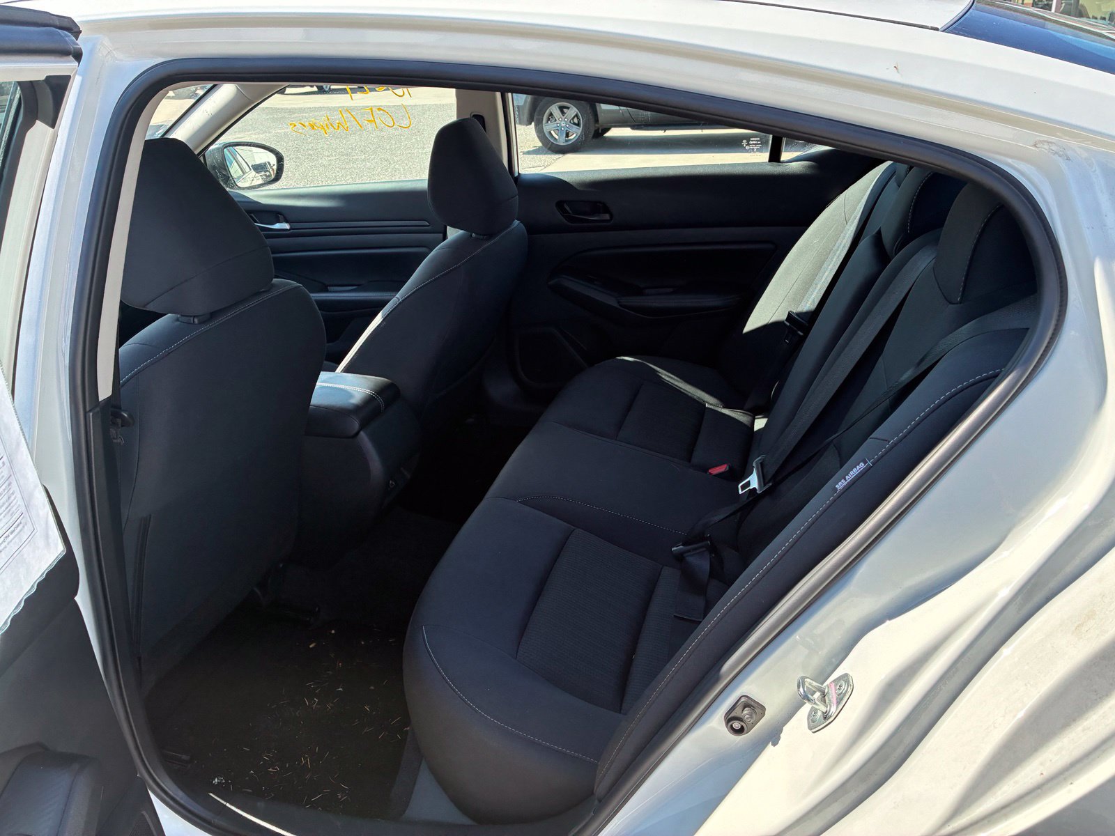 Used 2025 Nissan Altima 2.5 SV FWD image 3