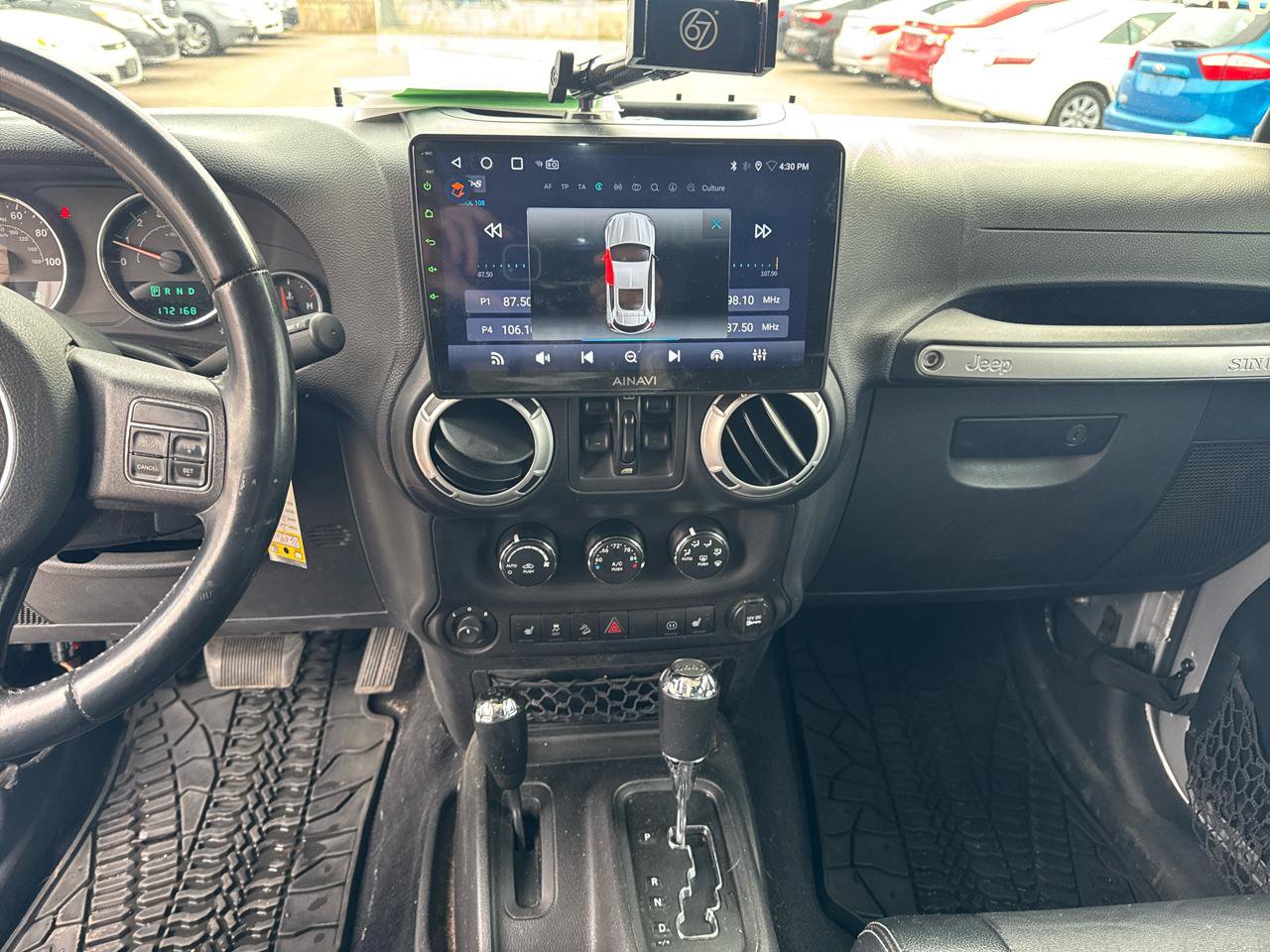 Used 2012 Jeep Wrangler Unlimited Sahara w/ Connectivity Group AWD/4WD image 10