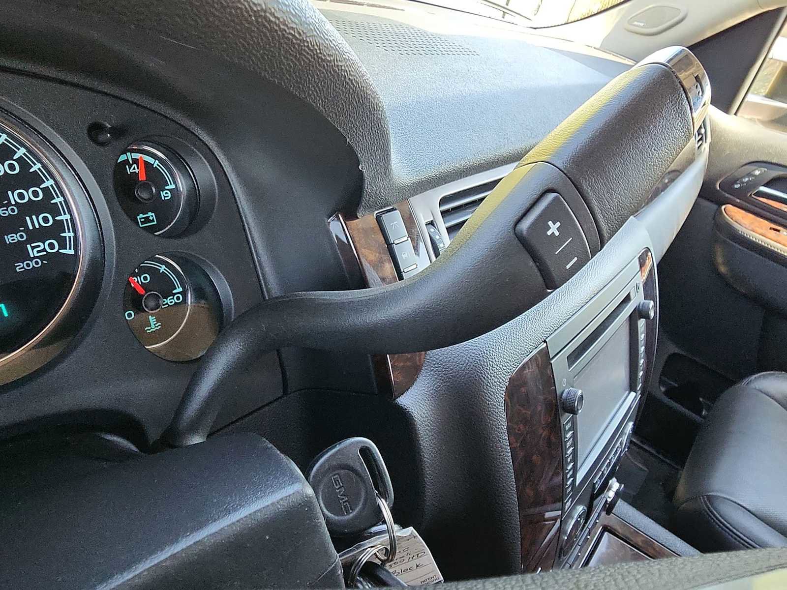 Used 2012 GMC Sierra 2500 Denali w/ Suspension Package, Off-Road image 21