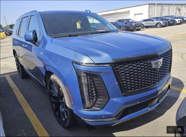 Used 2025 Cadillac Escalade Sport Platinum AWD/4WD image 2