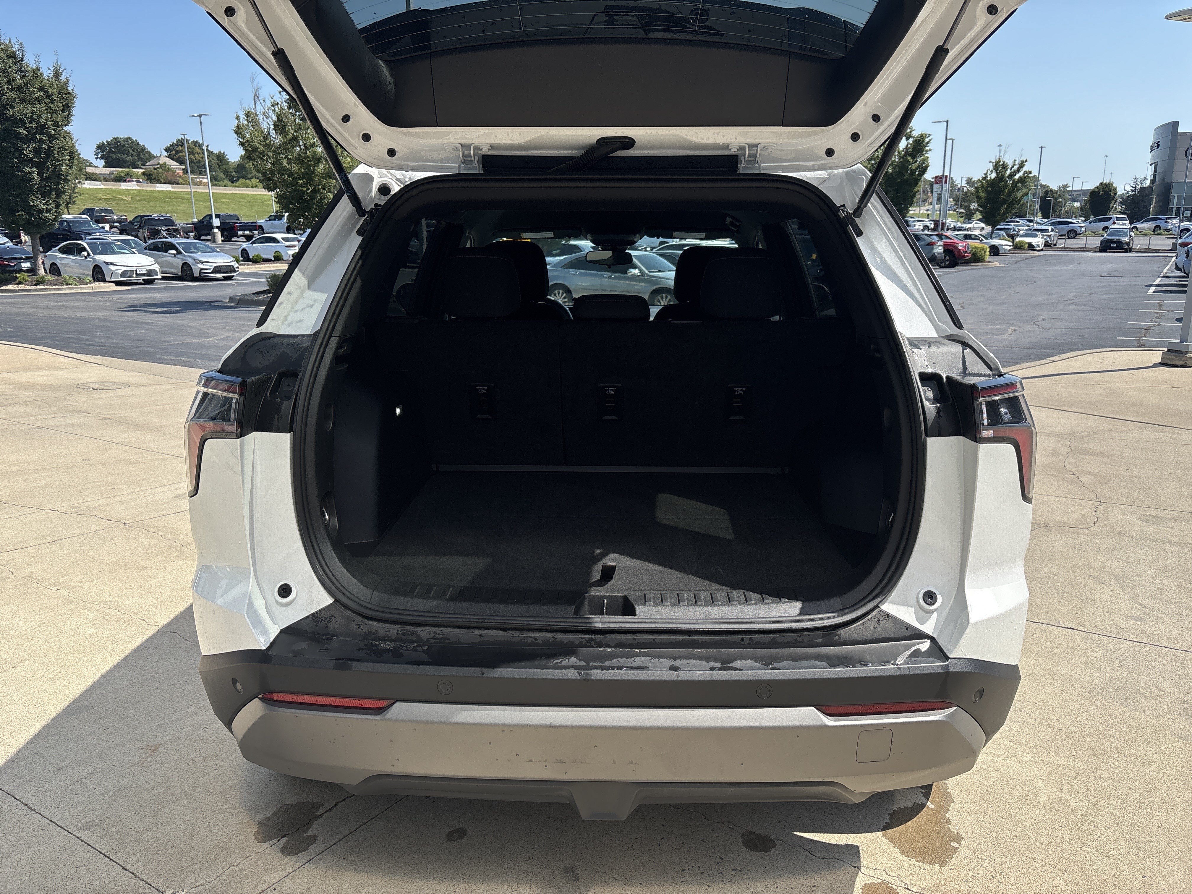 Used 2025 Chevrolet Equinox LT AWD/4WD image 31