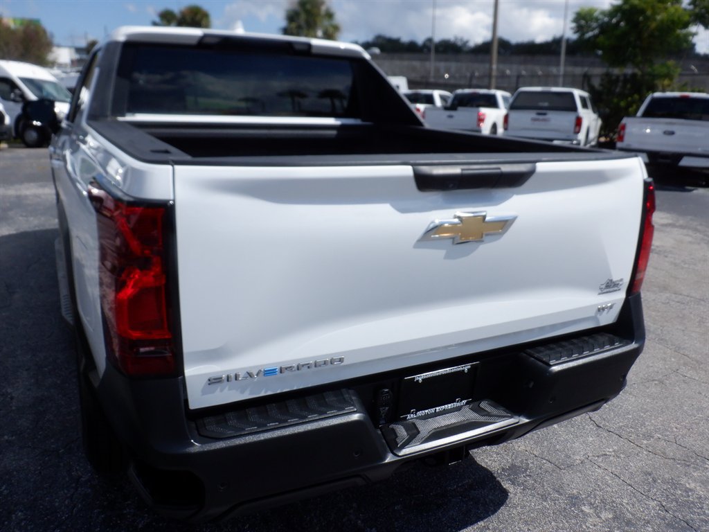 Used 2024 Chevrolet Silverado EV W/T AWD/4WD image 4