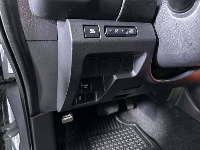Used 2024 Nissan Frontier Pro-X RWD image 18