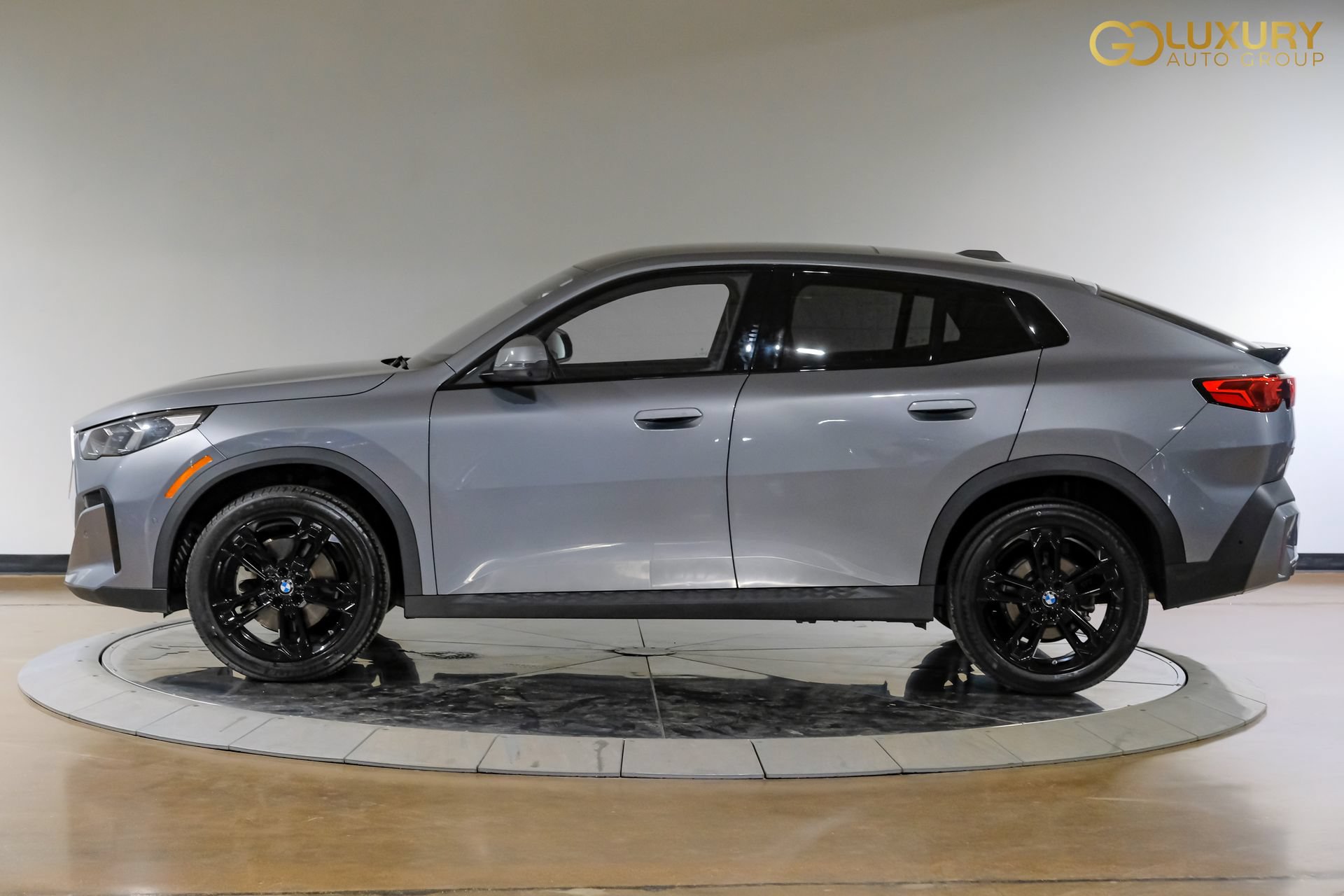 Used 2025 BMW X2 xDrive28i AWD/4WD image 13