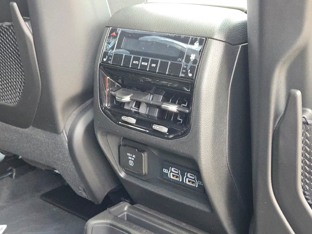 New 2025 Jeep Grand Cherokee L Overland w/ Trailer Tow Package image 11