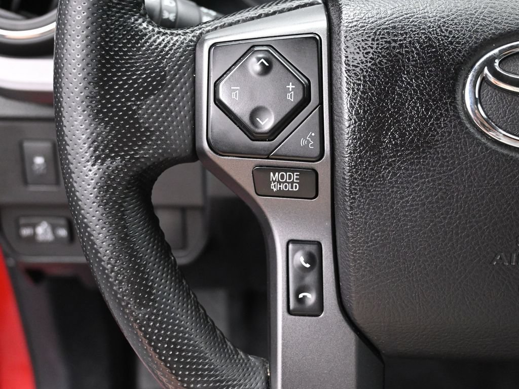 Used 2020 Toyota Tacoma TRD Off-Road AWD/4WD image 17