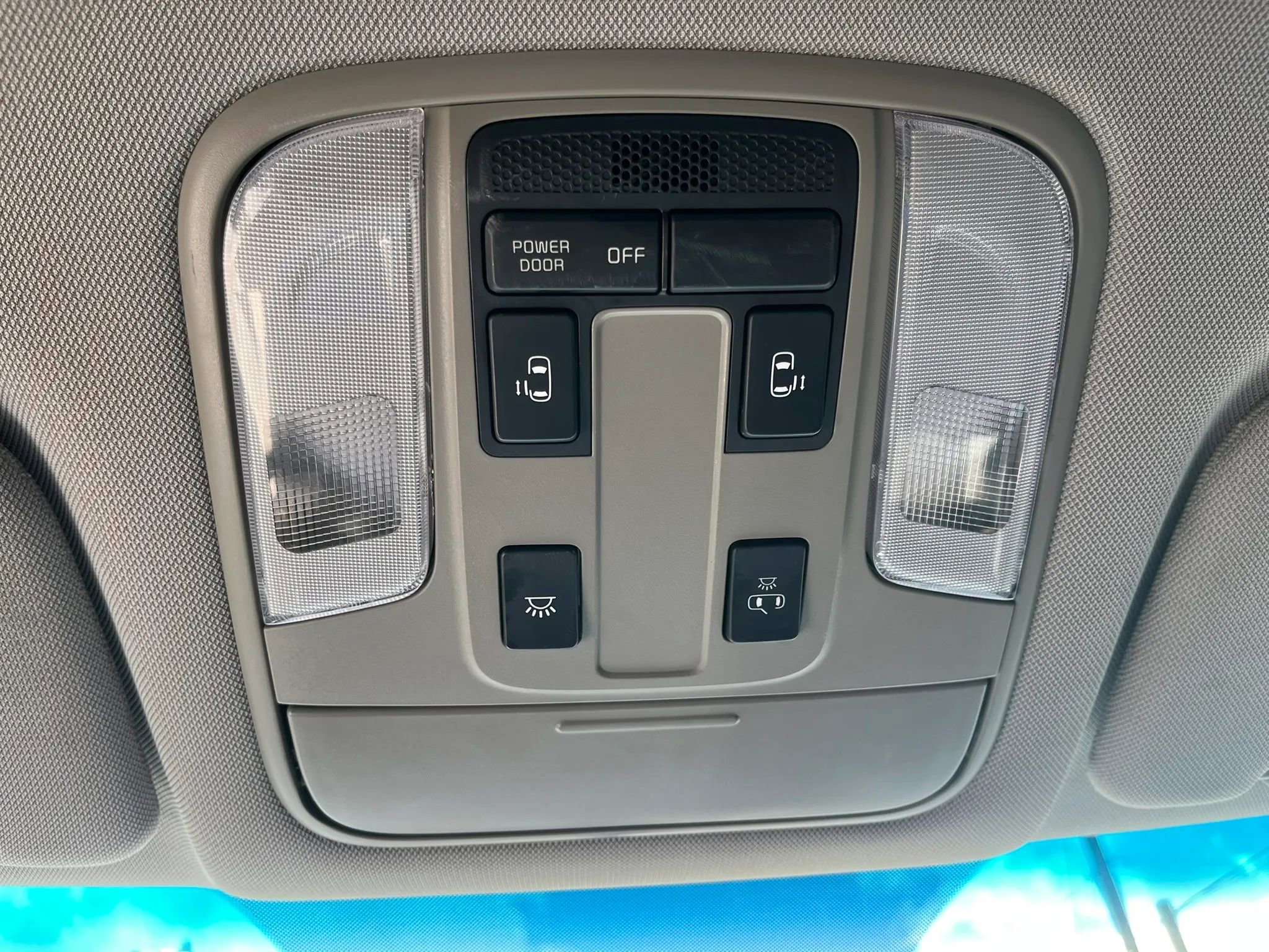 Used 2019 Kia Sedona LX FWD image 34