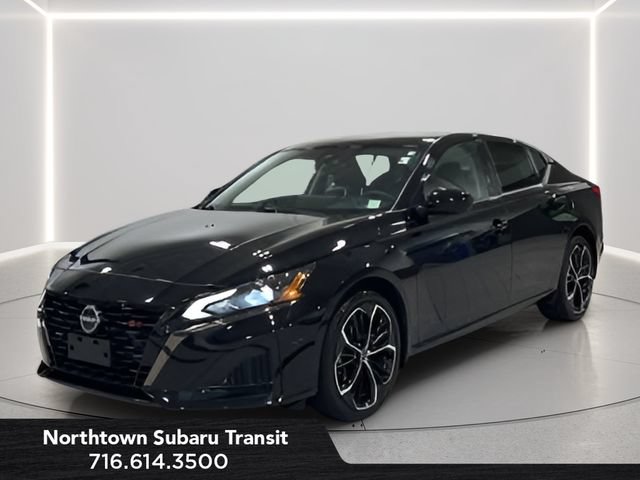 Used 2023 Nissan Altima 2.5 SR w/ SR Premium Package