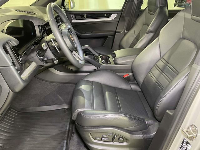 Certified 2025 Porsche Cayenne w/ Premium Package Plus image 16