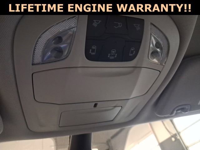 Used 2024 Chrysler Pacifica Touring-L image 16