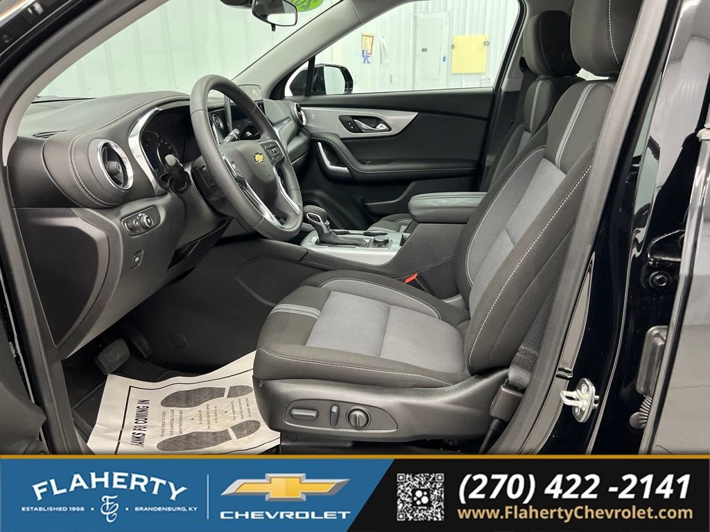 Used 2026 Chevrolet Blazer LT FWD image 9