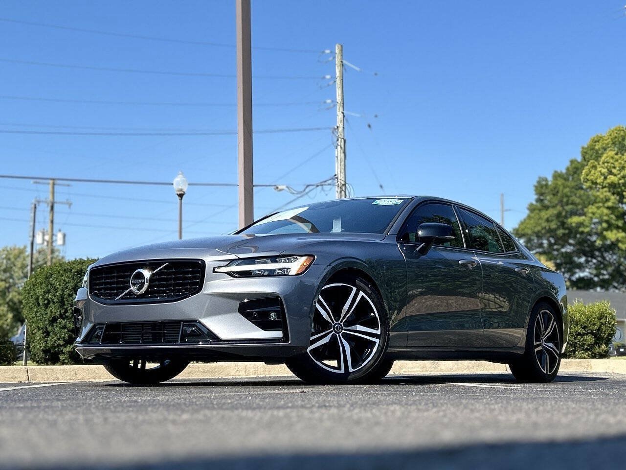 Used 2021 Volvo S60 T5 R-Design AWD/4WD image 2