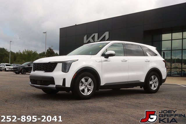 Certified 2026 Kia Sorento LX FWD image 1