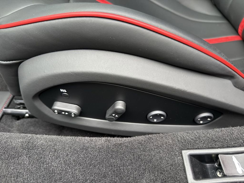 Certified 2022 Ferrari F8 Tributo RWD image 12