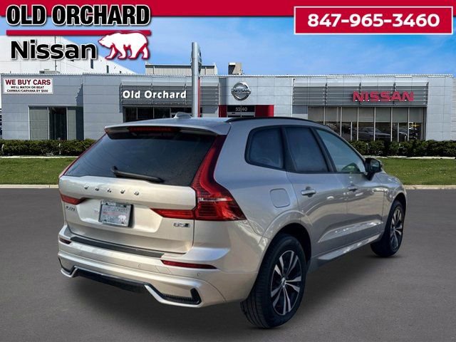 Used 2025 Volvo XC60 B5 Core AWD/4WD image 3