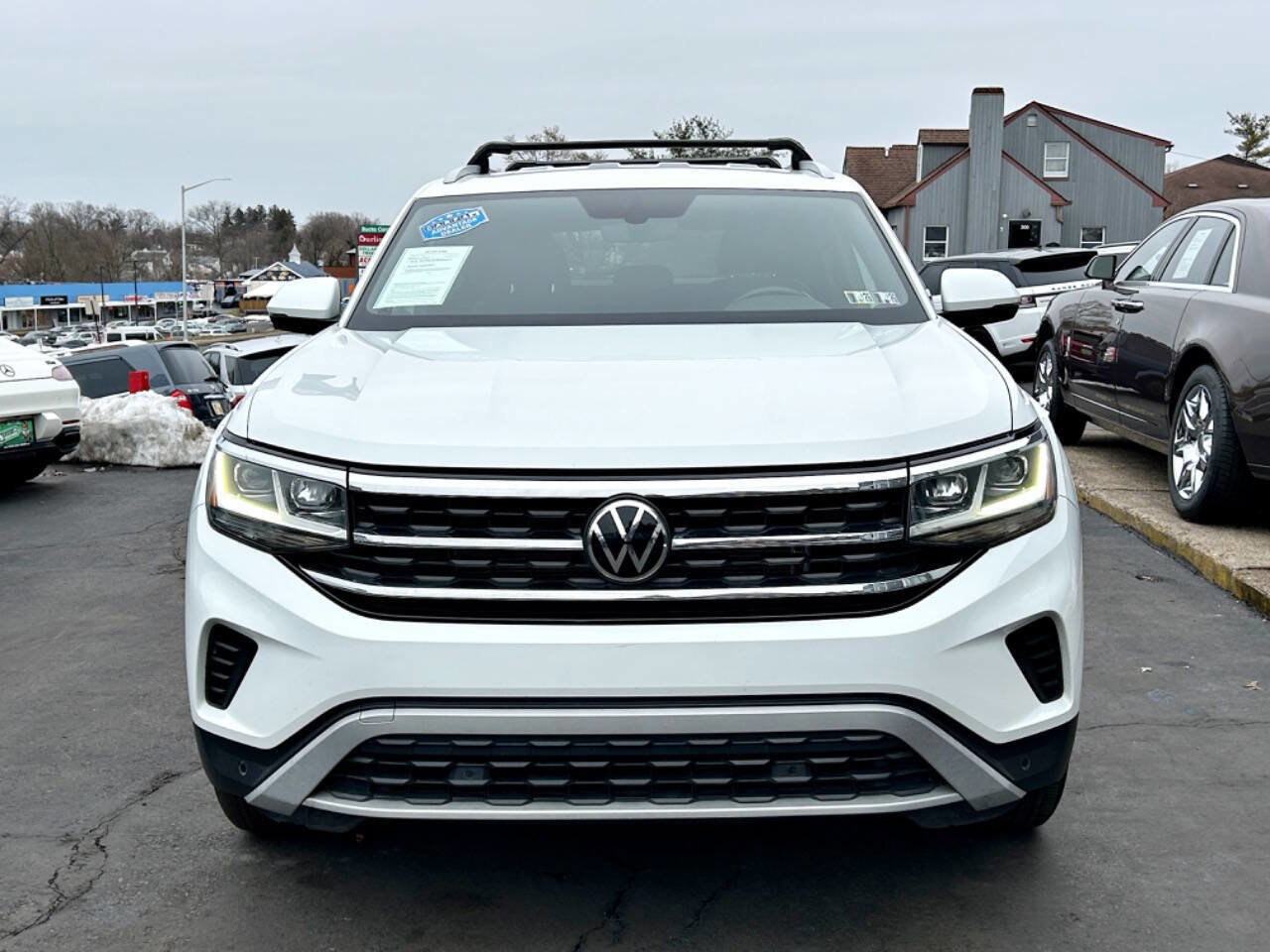 Used 2020 Volkswagen Atlas Cross Sport SE image 3